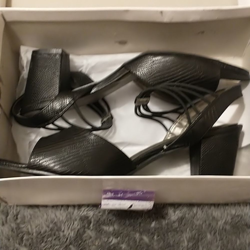 Angel Steps Black Textured Peep Toe Sandals! - Picture 11 of 13